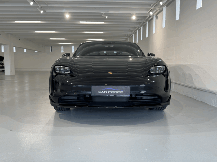 Porsche Taycan 4 Cross Turismo - Image 3