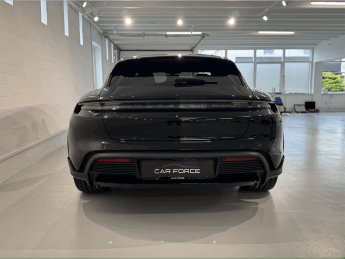 Porsche Taycan 4 Cross Turismo - Image 6
