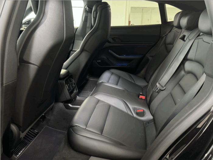 Porsche Taycan 4 Cross Turismo - Image 18